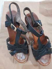 Vendo sandálias Sra,usadas