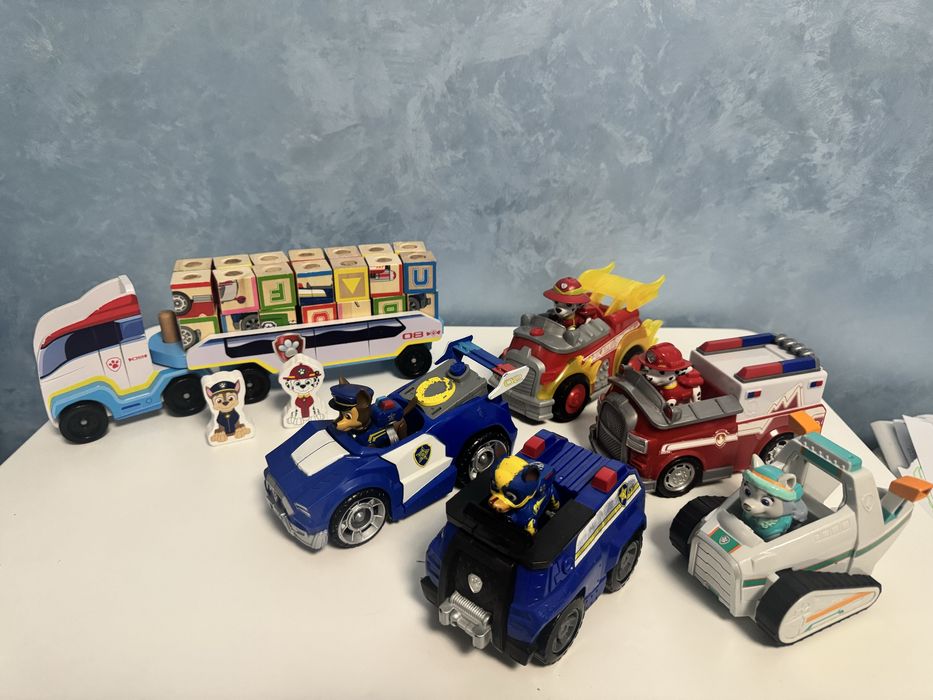 Іграшки щенячий патруль, машини героїв, автобус