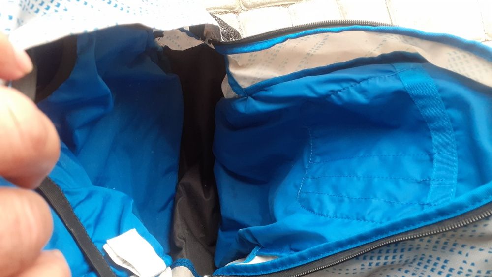 Городской рюкзак Nike серого и синего цвета с узором 46*30*18см.