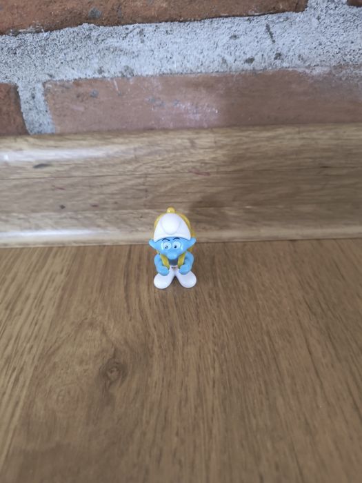 Małe figurki smerfów