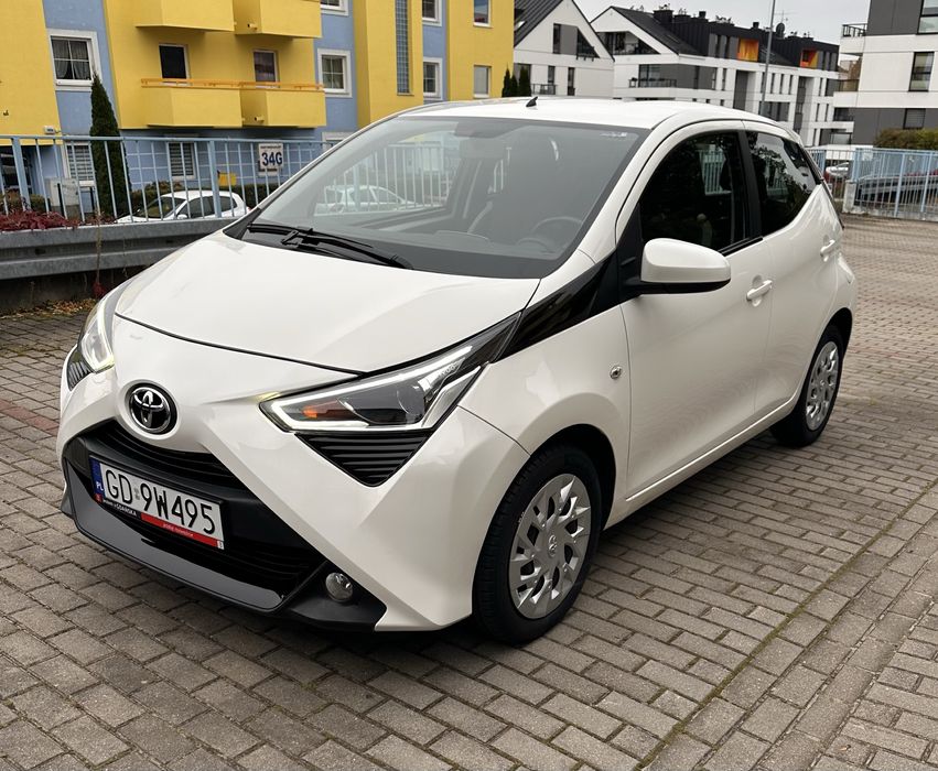 TOYOTA AYGO X-PLAY CARPlayApple Android automat kamera 2018 super stan