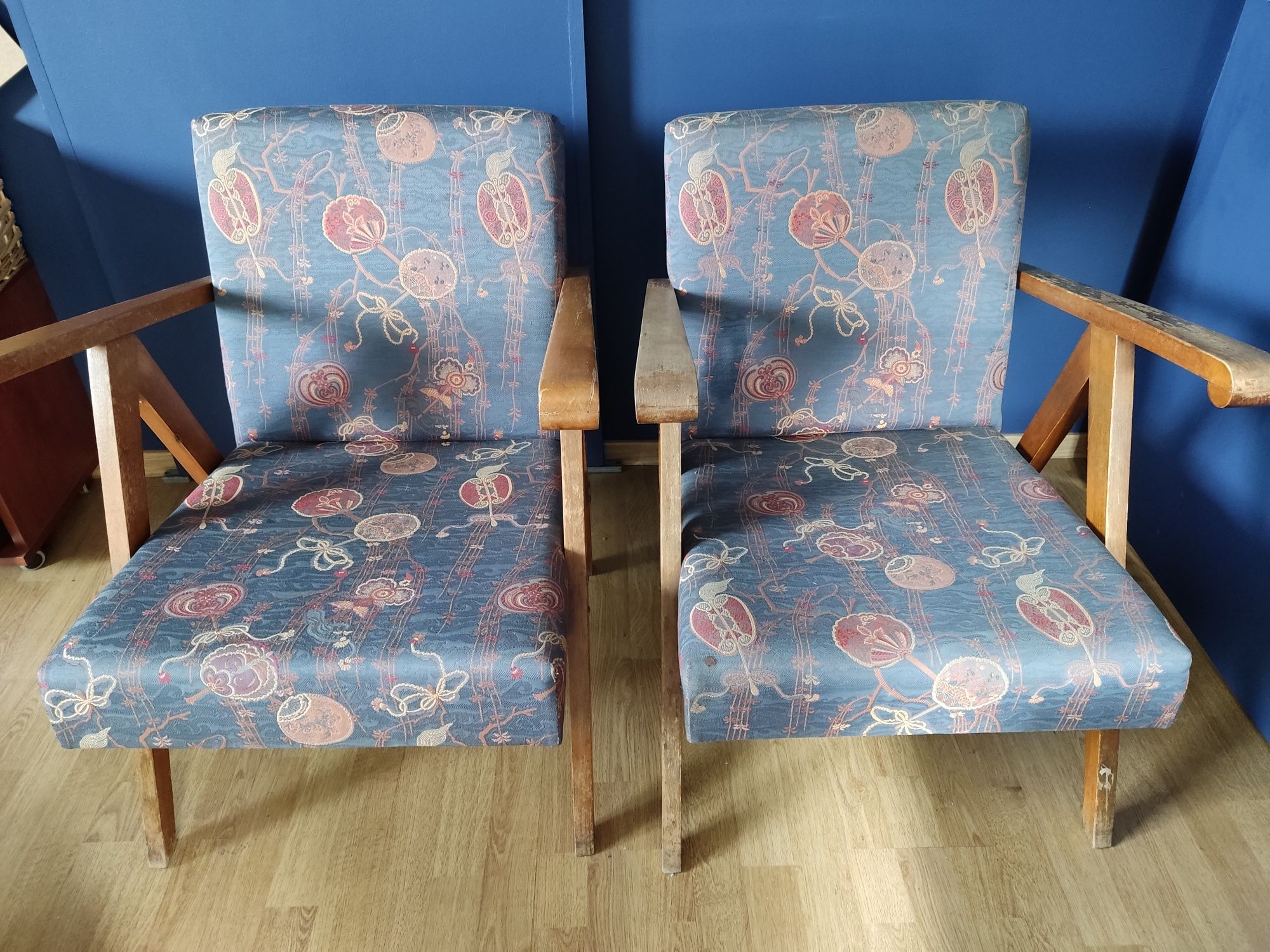 Fotele tapicerowane w stylu Lisek PRL
