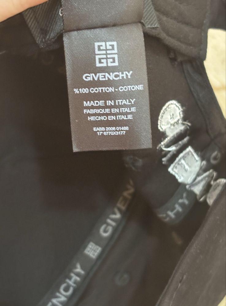 Czapka givenchy model limitowany