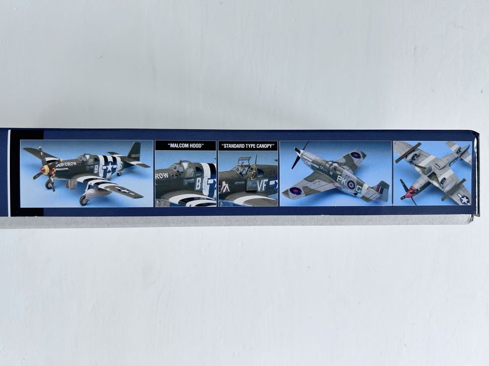 Academy 12464 samolot P-51B Mustang model 1/72