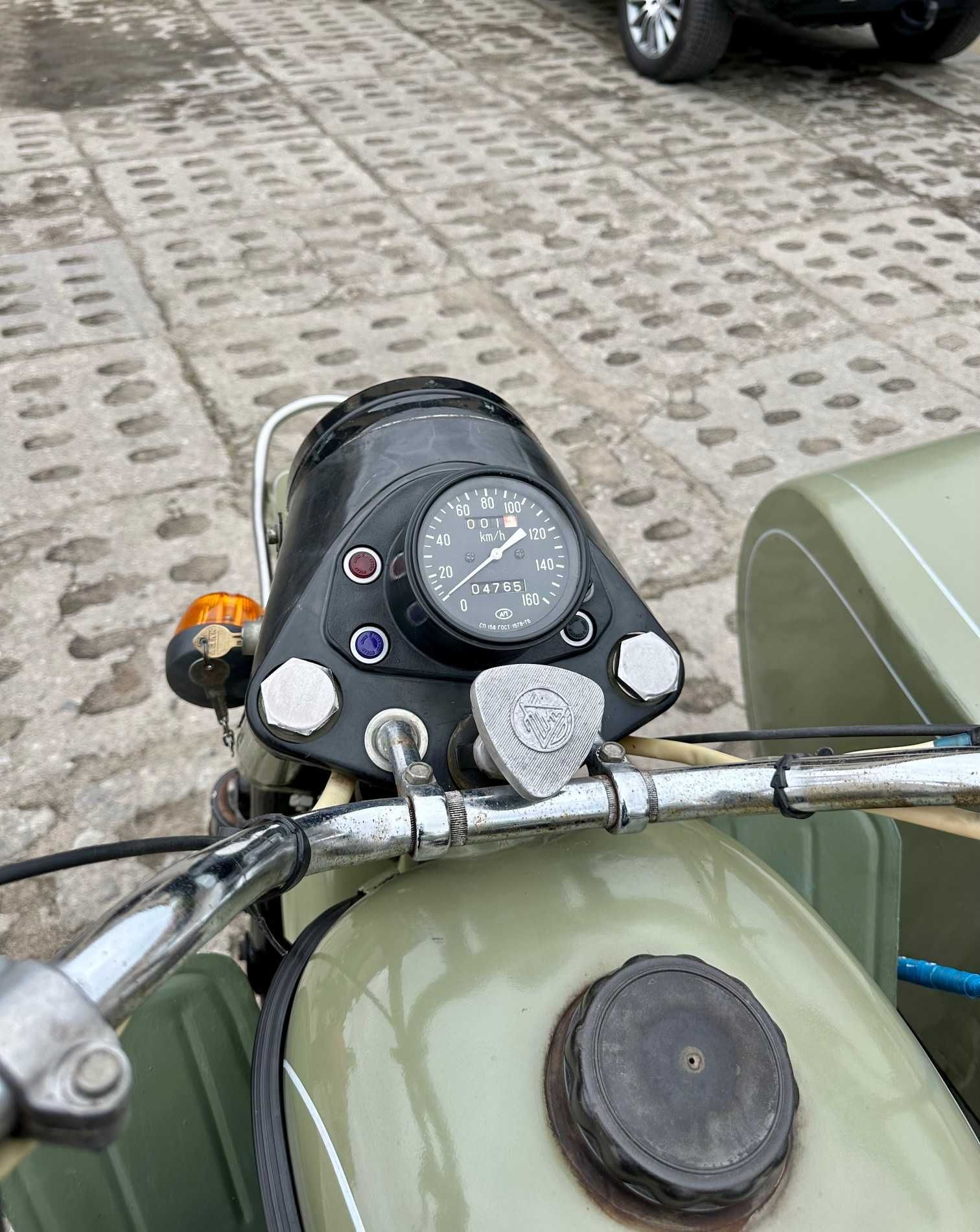 URAL 650 Dniepr z wózkiem bocznym