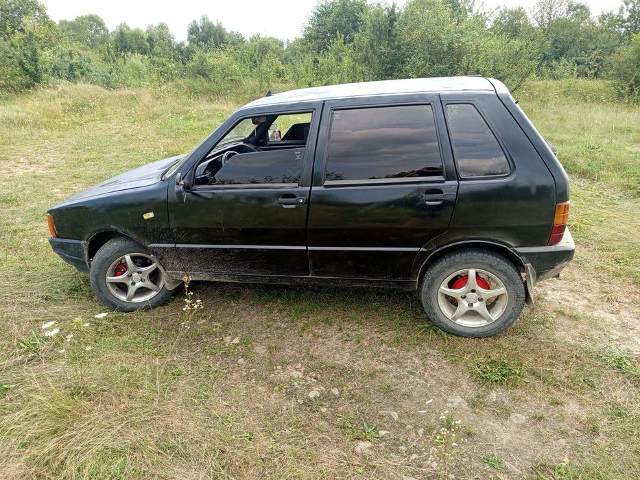 Продам fiat uno 1987року