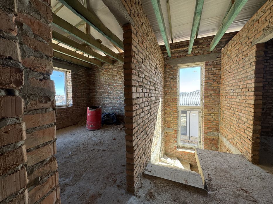 Продам котедж з комунікаціями за Райським садом