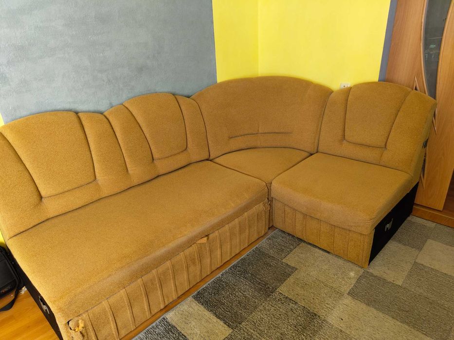 Диван-мягкий уголок