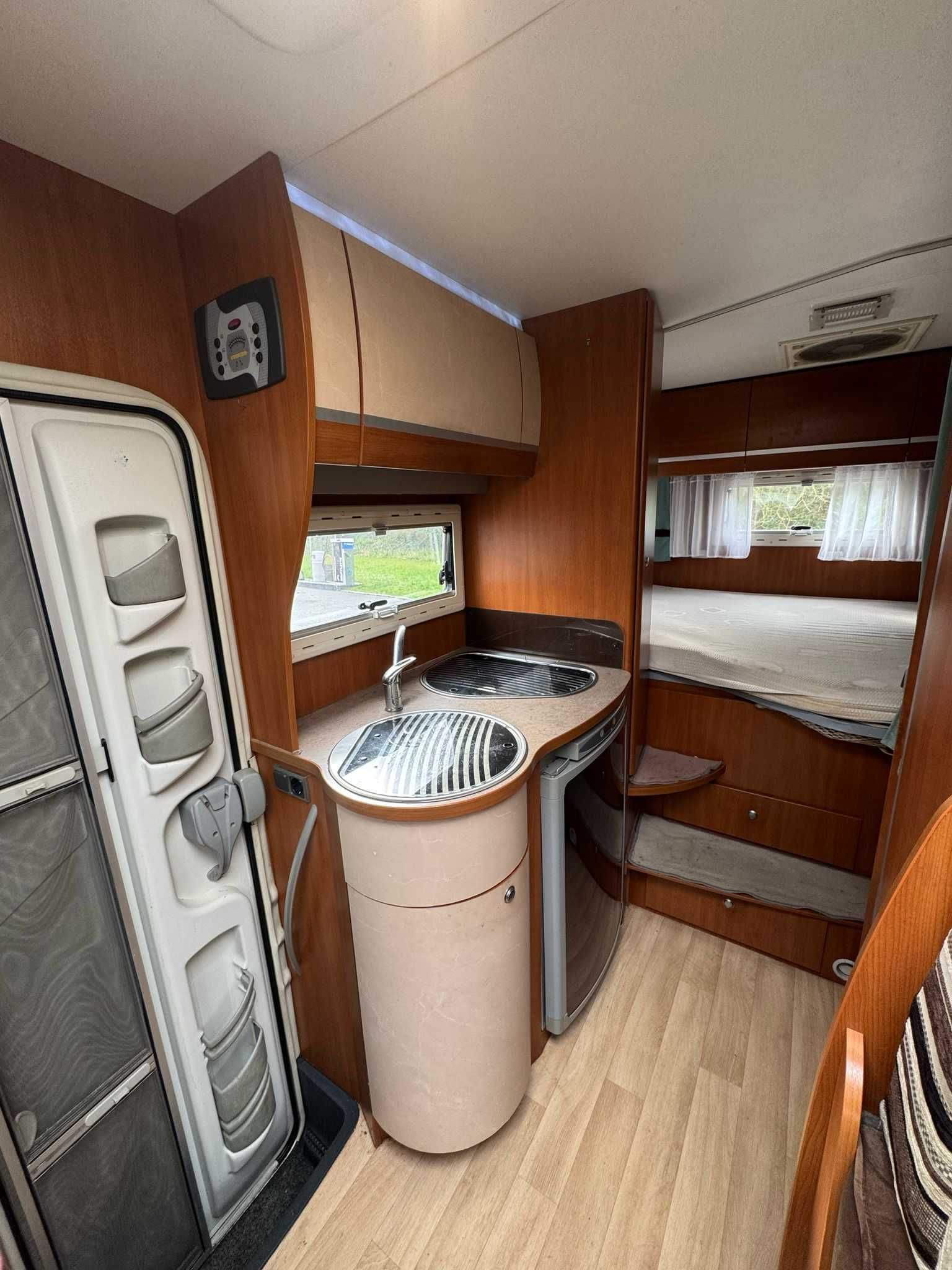 Autocaravana Fiat Ducato 6 v CHALLENGER 2009, Iveco 2.3 Multijet C/ AC