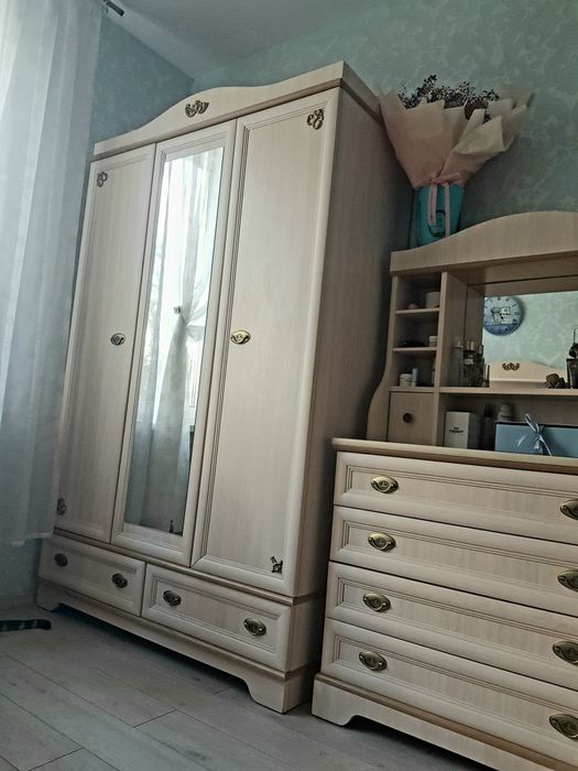 меблі в дитячу для дівчинки, дівчини.