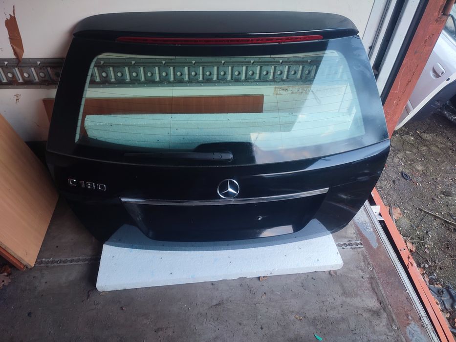 Mercedes w 204  lift c klasa klapa tylna 197