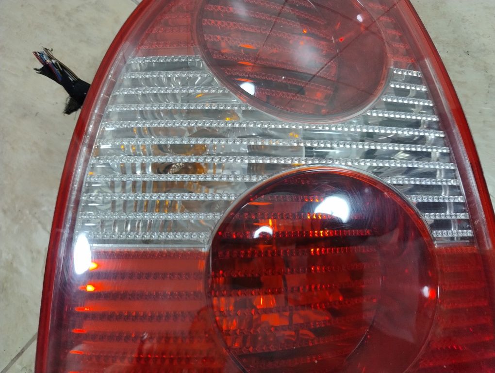 VW Volkswagen Passat B5 lift sedan Europa lampa lewy tył wysyłka OLX