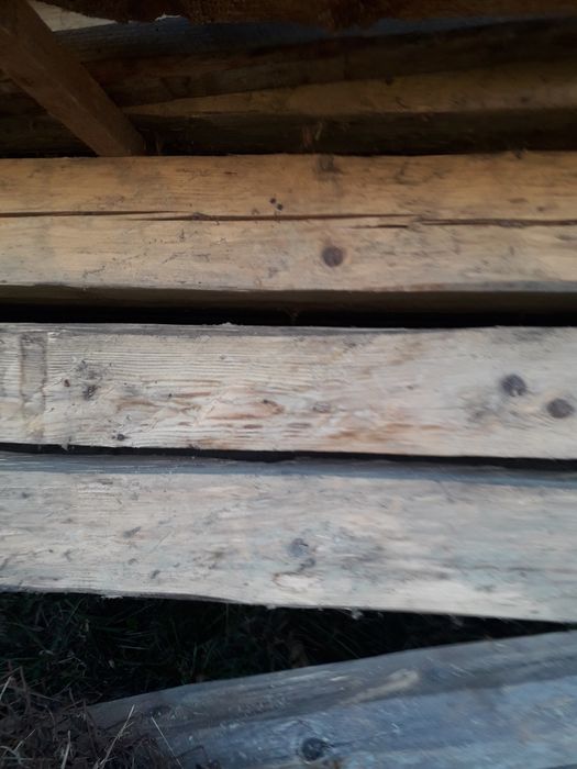 Тесаний будівельний ліс 30-річної давності, під старовину