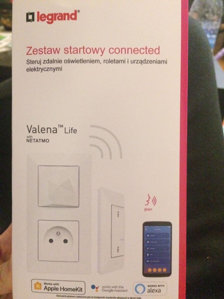 Legrand Valena Life with Netatmo (gniazdo control, łącznik bezprzewod.