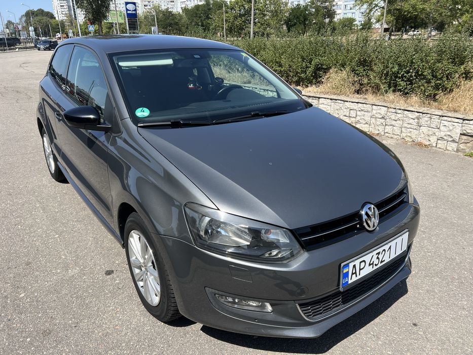 Volkswagen polo 2012 года.