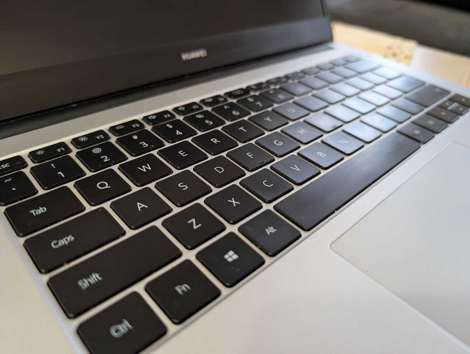 Laptop Huawei MateBook D 14 R5 8GB 512PCIe Win10