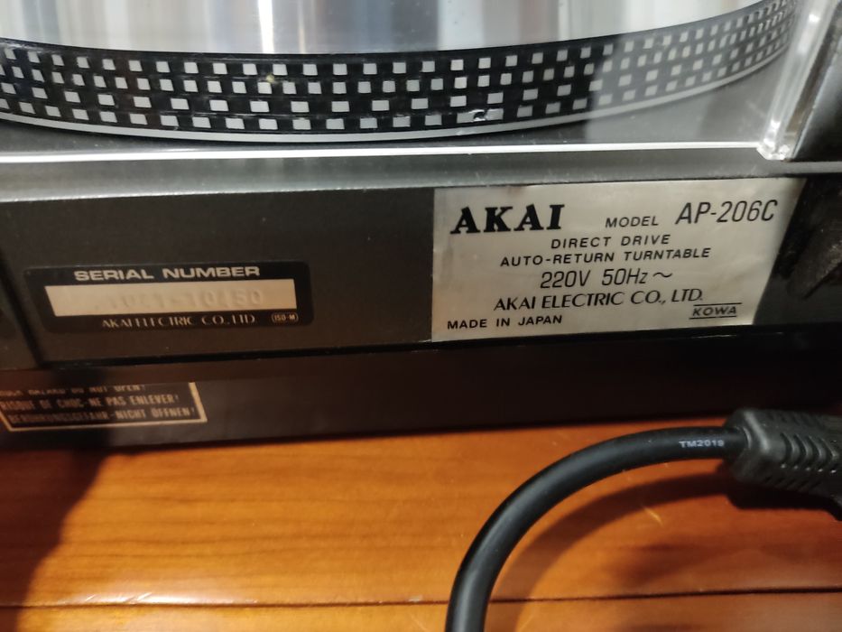 AKAI AP 206C Gira Discos Excelente