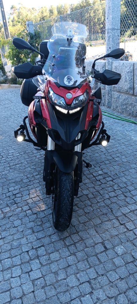 Benelli trk 502 como nova