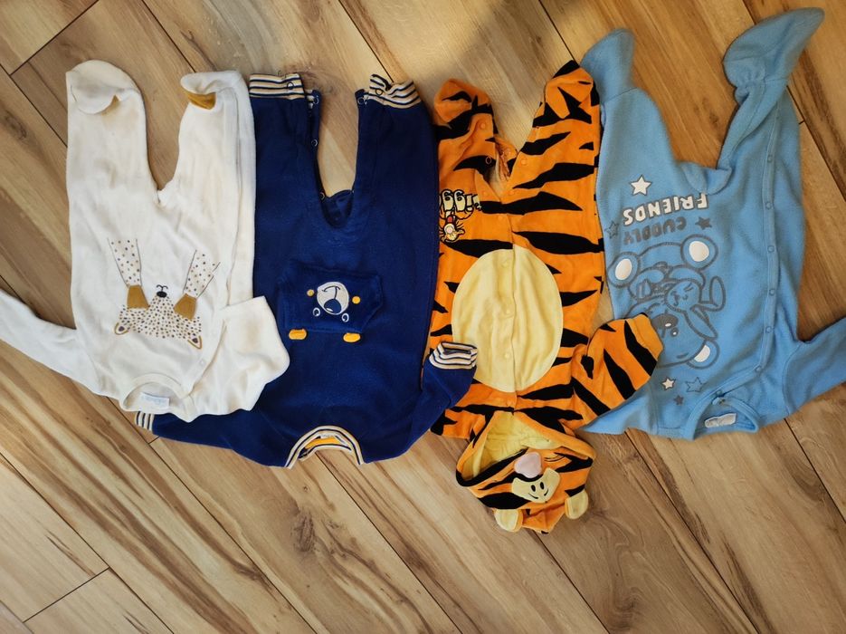 Zestaw 4 bardzo ciepłych i mięciutkich śpioszków rozm. 62