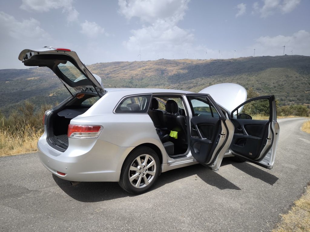 Toyota Avensis SD 2.0 D-4D Exclusive +Navi