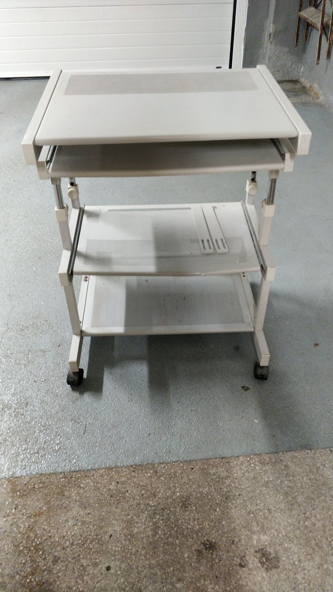 Mesa PC metalica