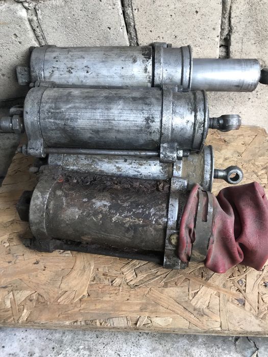 Пневмо циліндри