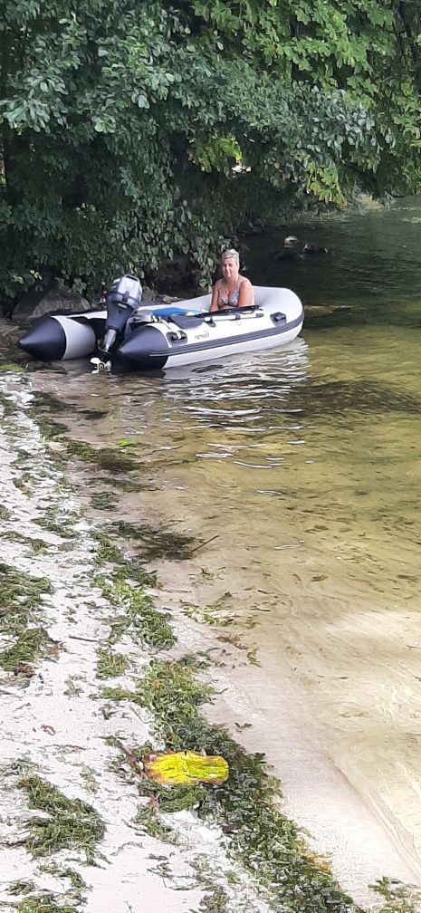 Witam sprzedam ponton z silnikiem