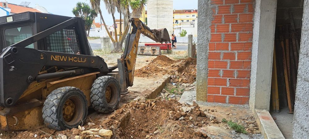 Serviços com Bobcat, MiniGiratoria e com Carrinha