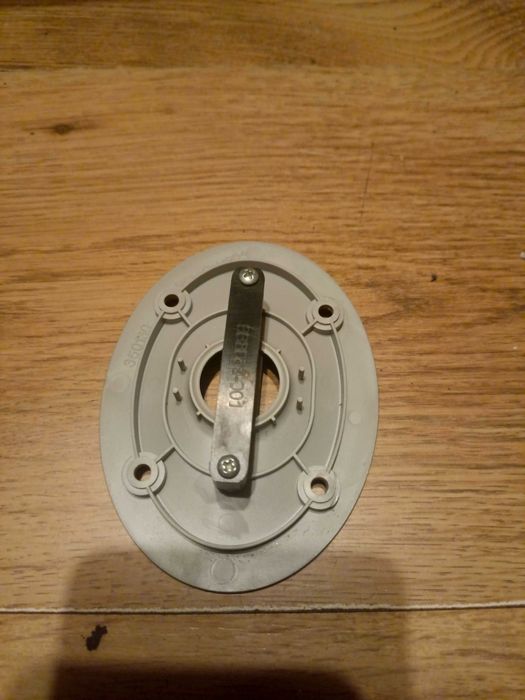 Sprzedam pierścienie na głośniki JBL E80.