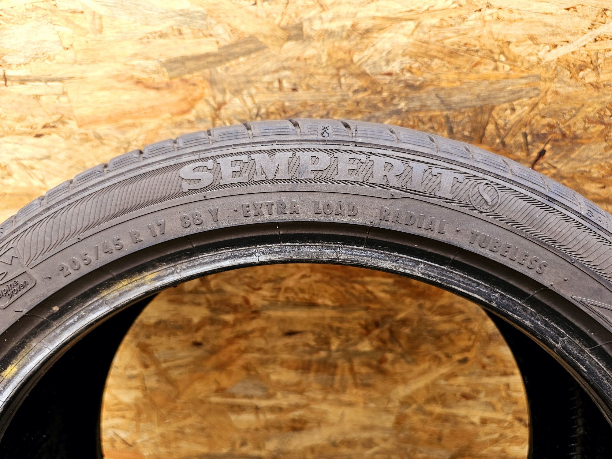 Idealne!!  7,5mm. 205/45 r17 Semperit Speed-Life 2. 1517