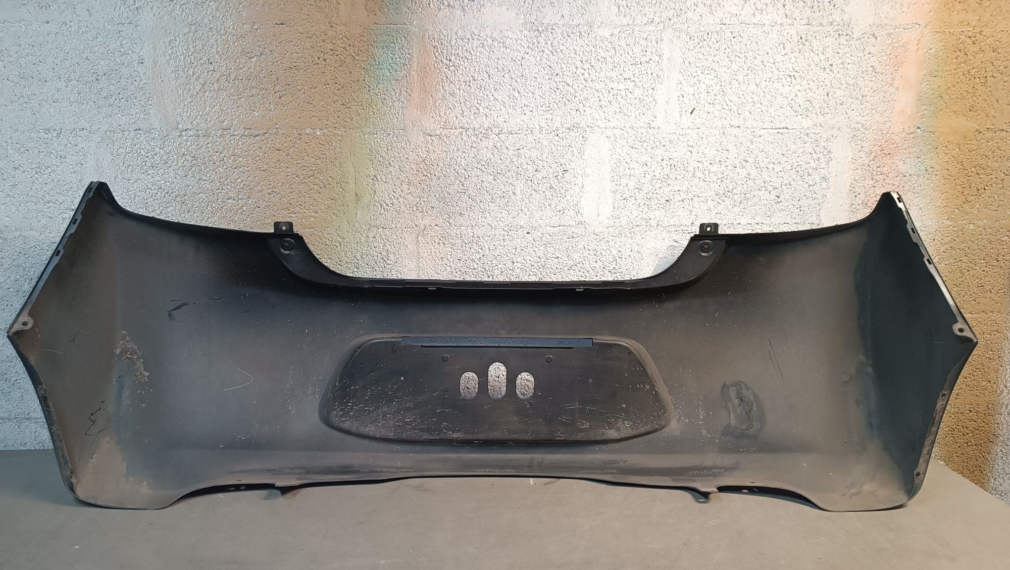 Vendo parachoque de trás Mitsubishi mirage ano 2012/16