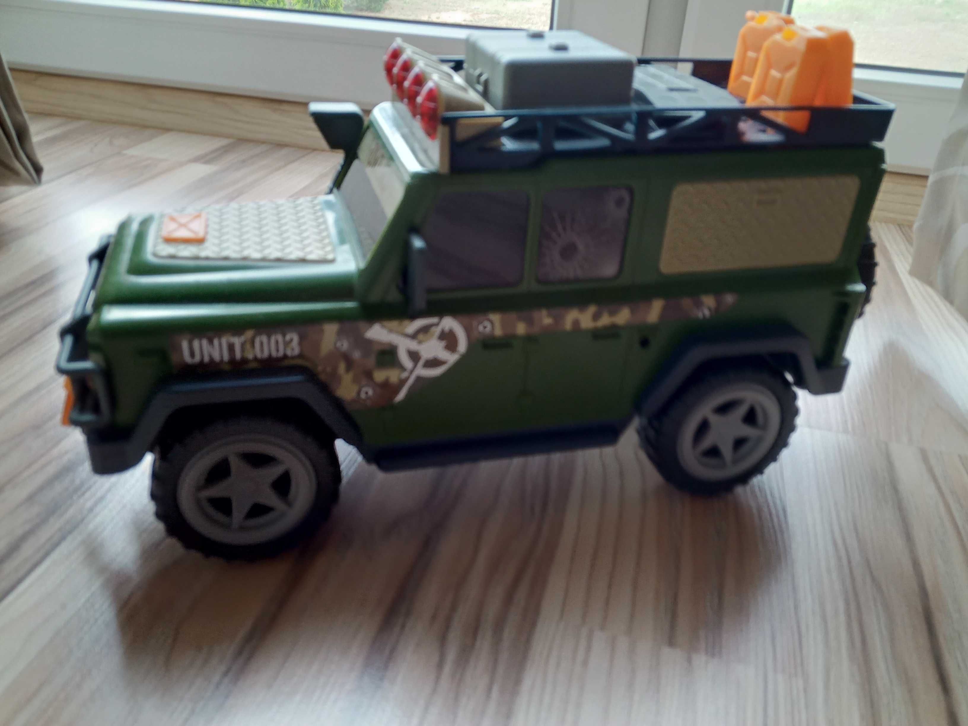 Samochód Jeep wojskowy Dickie Toys - pojazd światło dźwięk