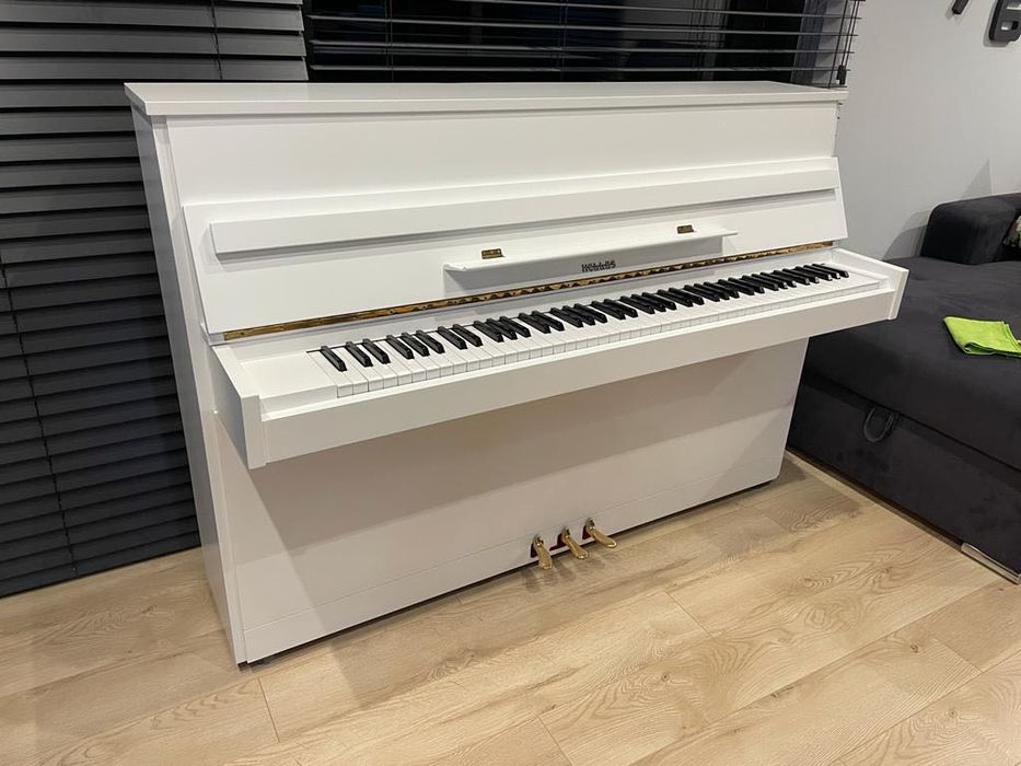 Białe pianino z gwarancją od stroiciela