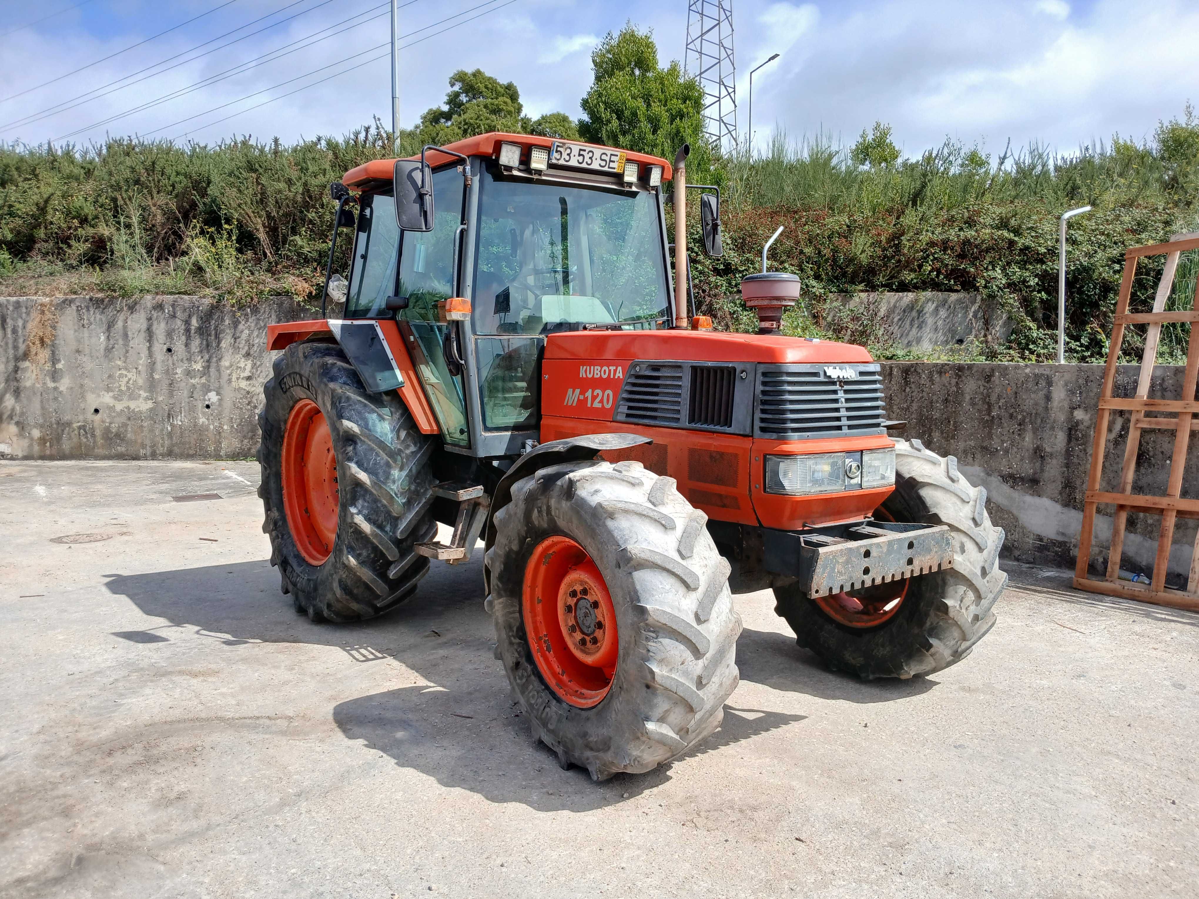 2002 Kubota M-120 Trator Agrícola