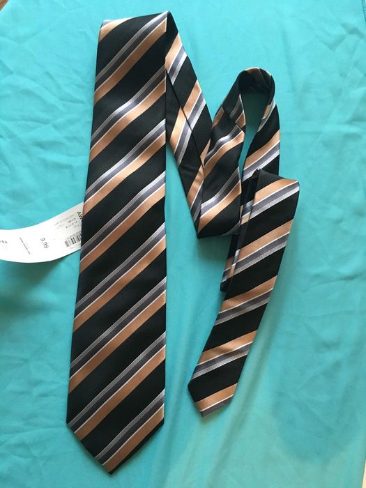 Krawat nowy AWG Duke of Dunkan czarno-złoty paski 2+1 gratis