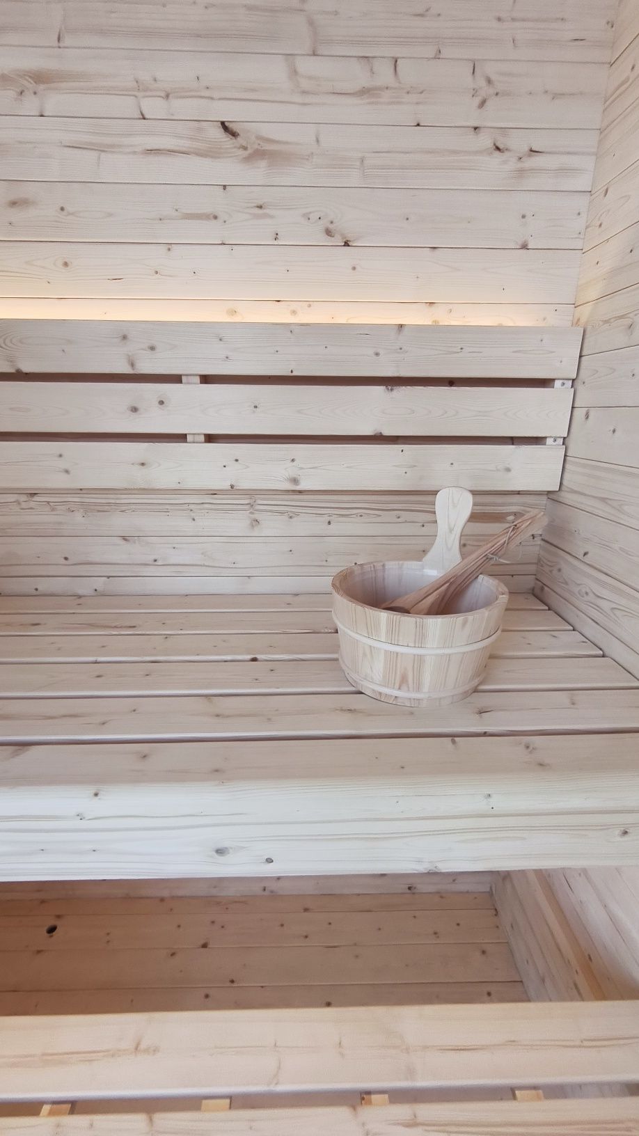 Nowoczesna, stylowa sauna fińska ogrodowa, szybki montaż, na stanie.