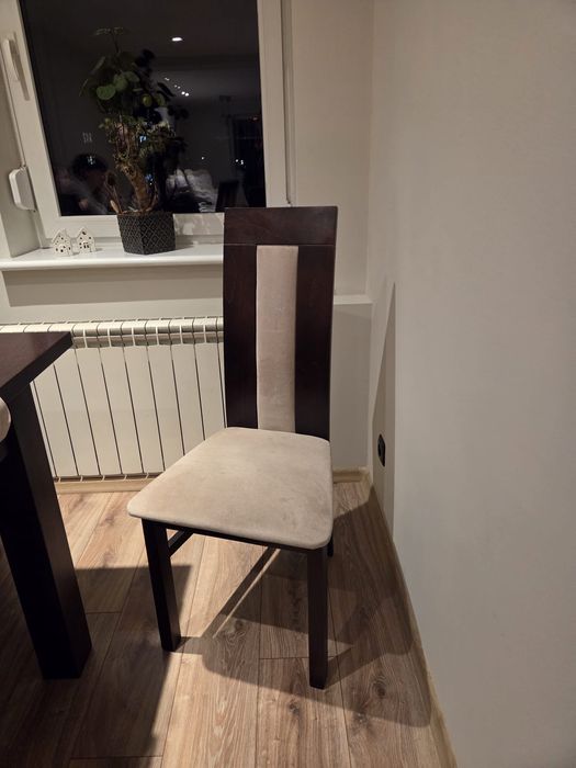 Krzesła do jadalni