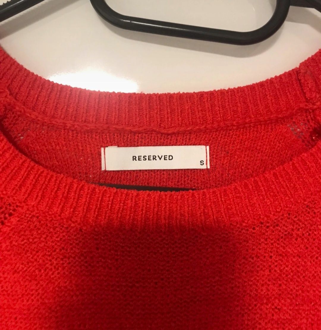 Sweterek reserved