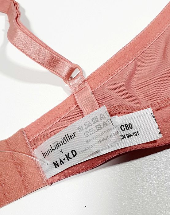 Hunkemoller x NA-KD – Koralowa balkonetka  seksowny na codzień