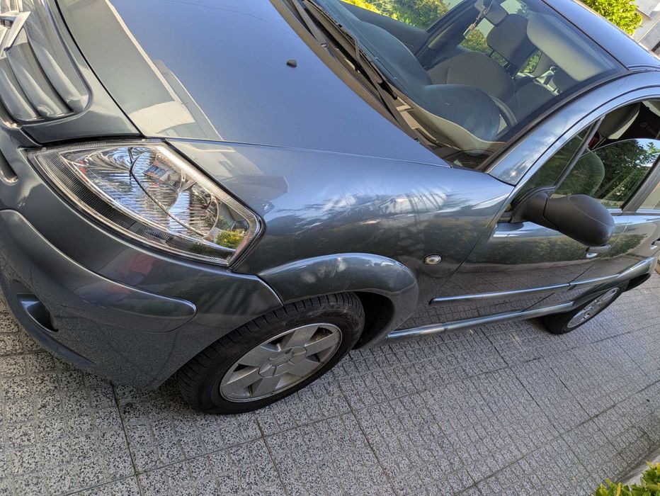 Citroen C3 económico para andar na cidade