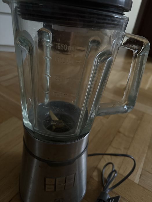Szklany blender kielichowy Elektrolux