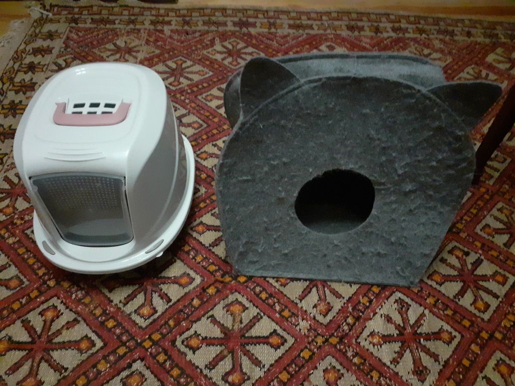 Casota de feltro e wc para gato