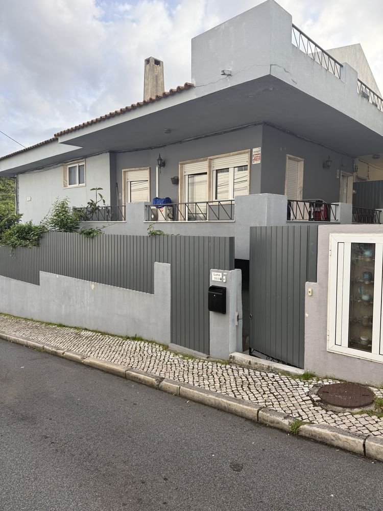Moradia, sotao, loja, garagem, cave