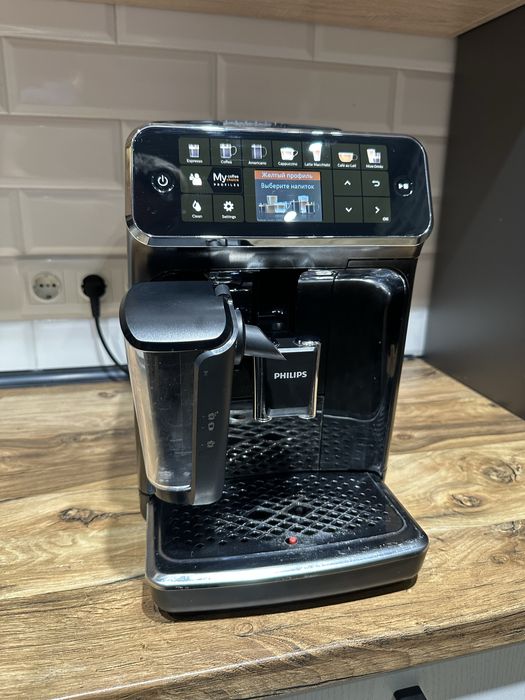 Продам кавоварку PHILIPS 5400