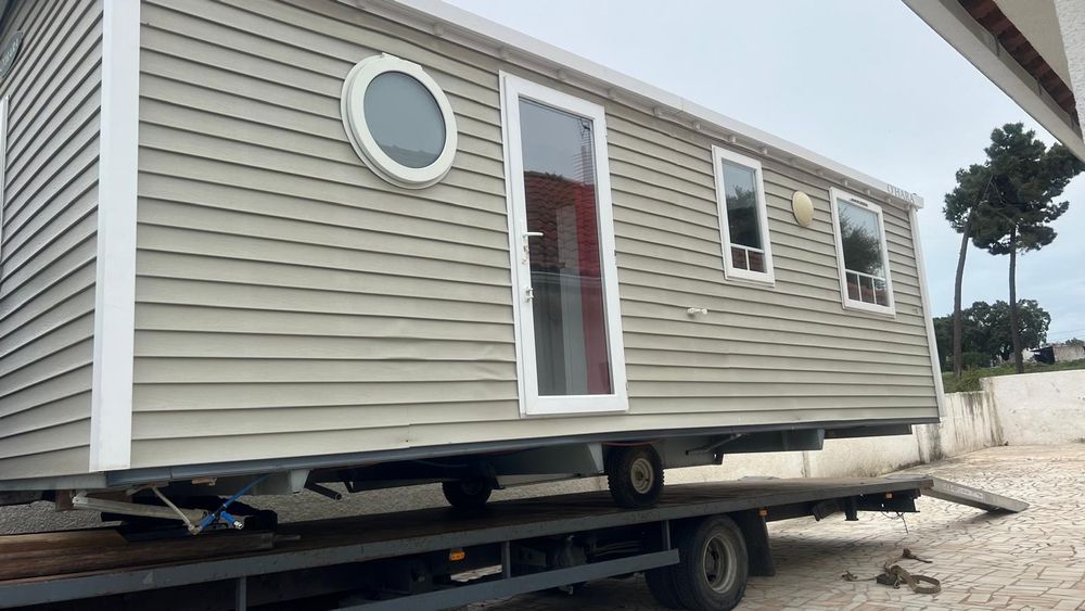 Casa móvel T3 com pouca utilização.