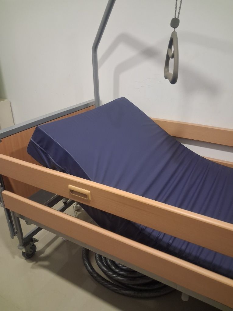 Cama articulada com colchão