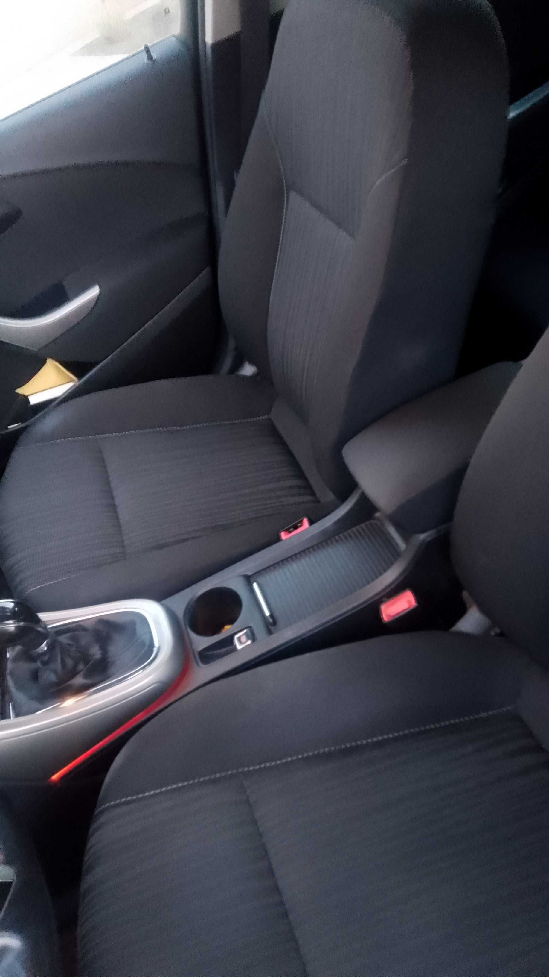 samochód osobowy Opel Astra J kombi 1.7 diesel