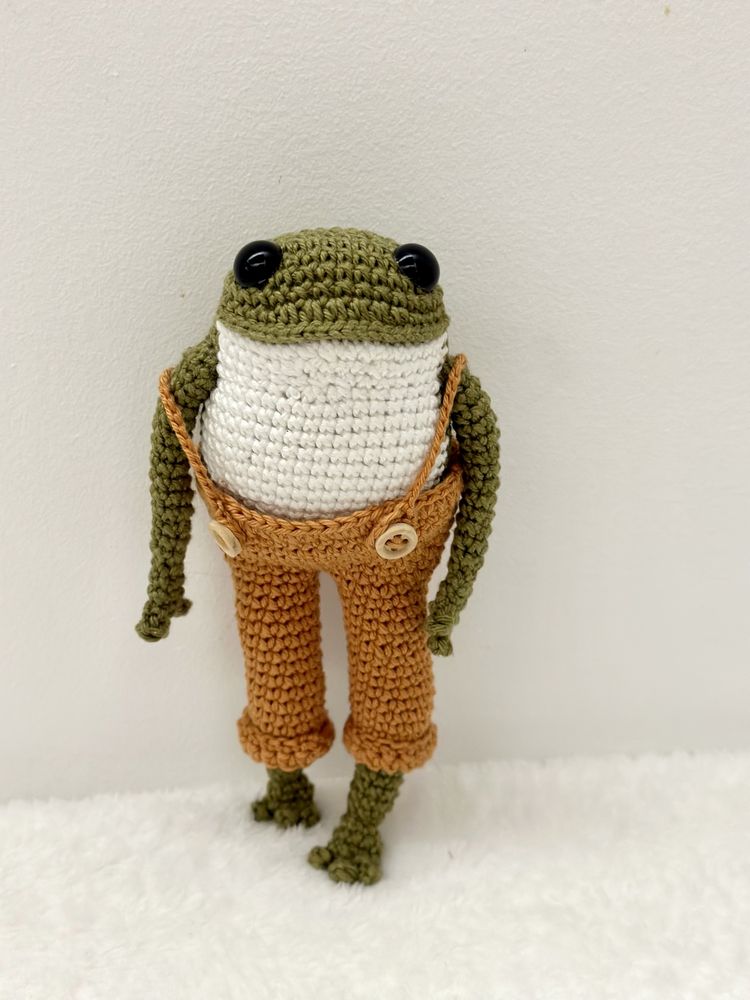 sapo em croché / amigurumi