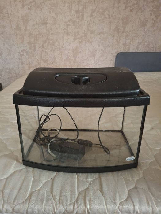 Продам акваріум на 24 л.