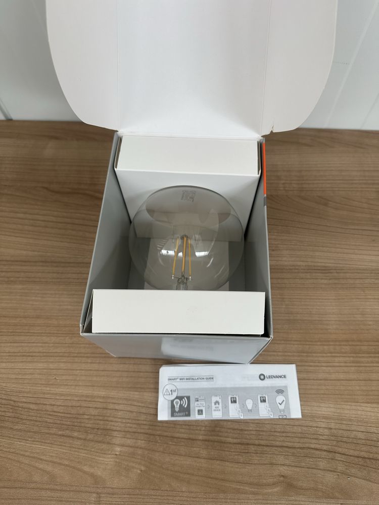 Inteligentna żarówka Ledvance ściemnialna E27 806lm 6W/60W Smart Wifi